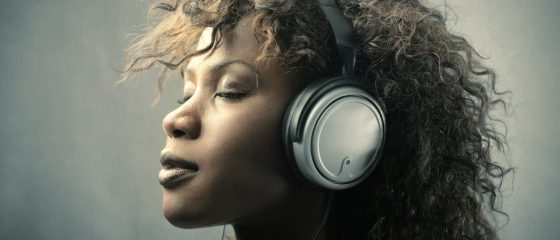 4 Ways Listening to Music While Working Can Boost Brain Power