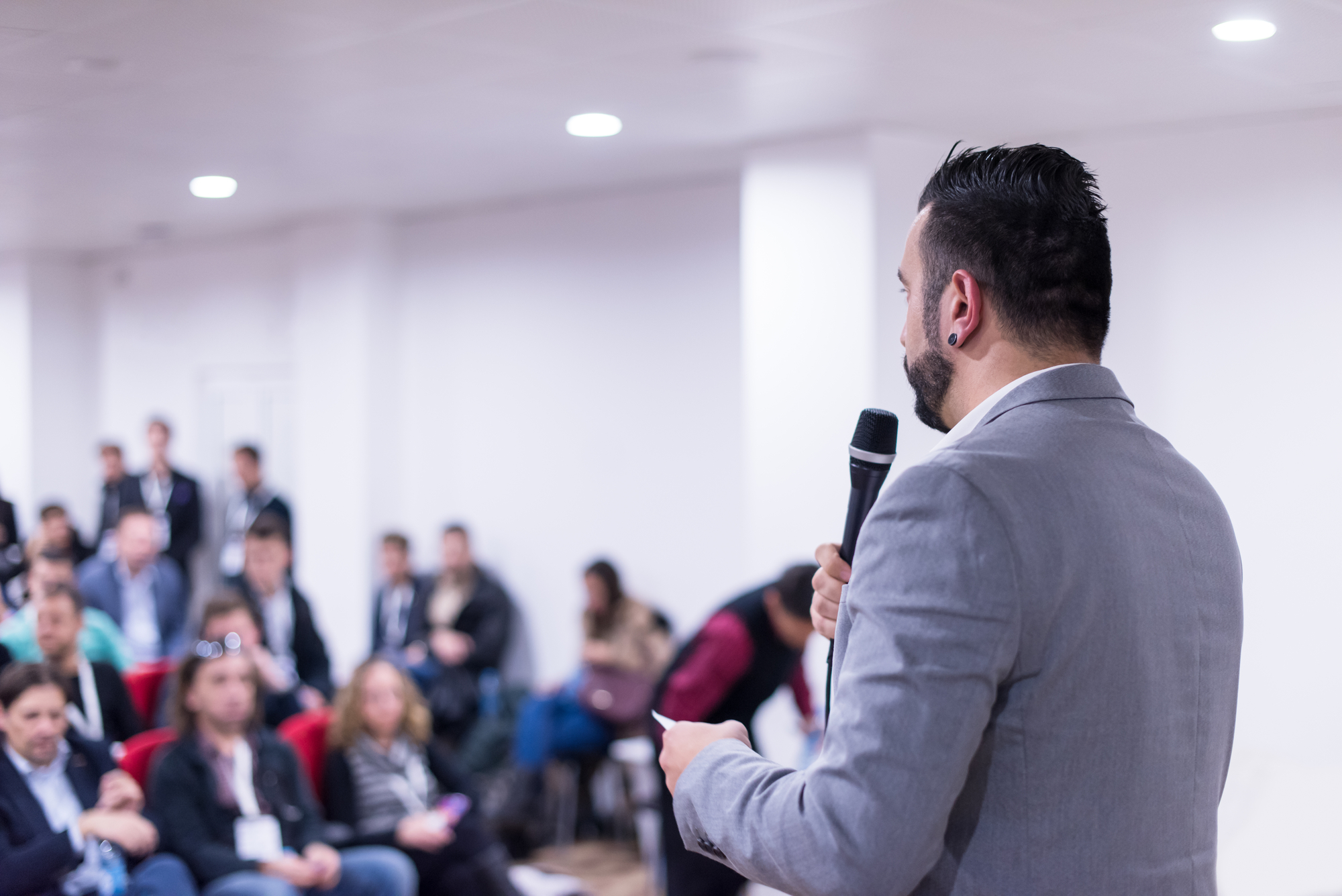 Speech Openers: 5 Do’s and Don’ts of Starting a Speech or Presentation