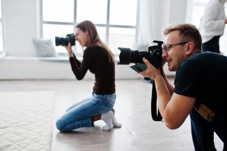 5 Tips for Couples Who Want to Start a Photography Side Hustle